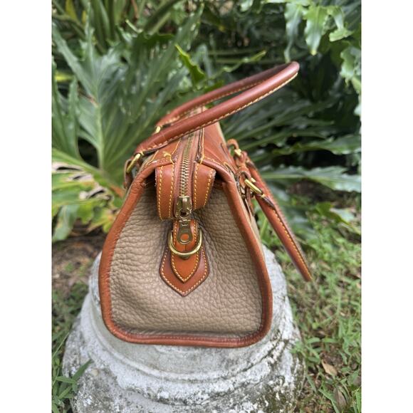 Vintage Dooney & Bourke AWL Satchel Doctor Bag Brown Leather British Tan W STRAP - Picture 3 of 16